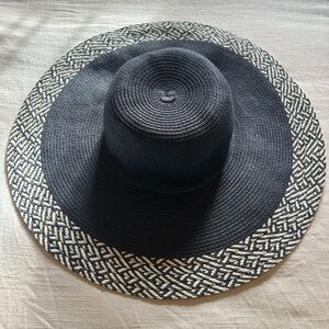 Elegant Black and Tan Wide Brim Hat